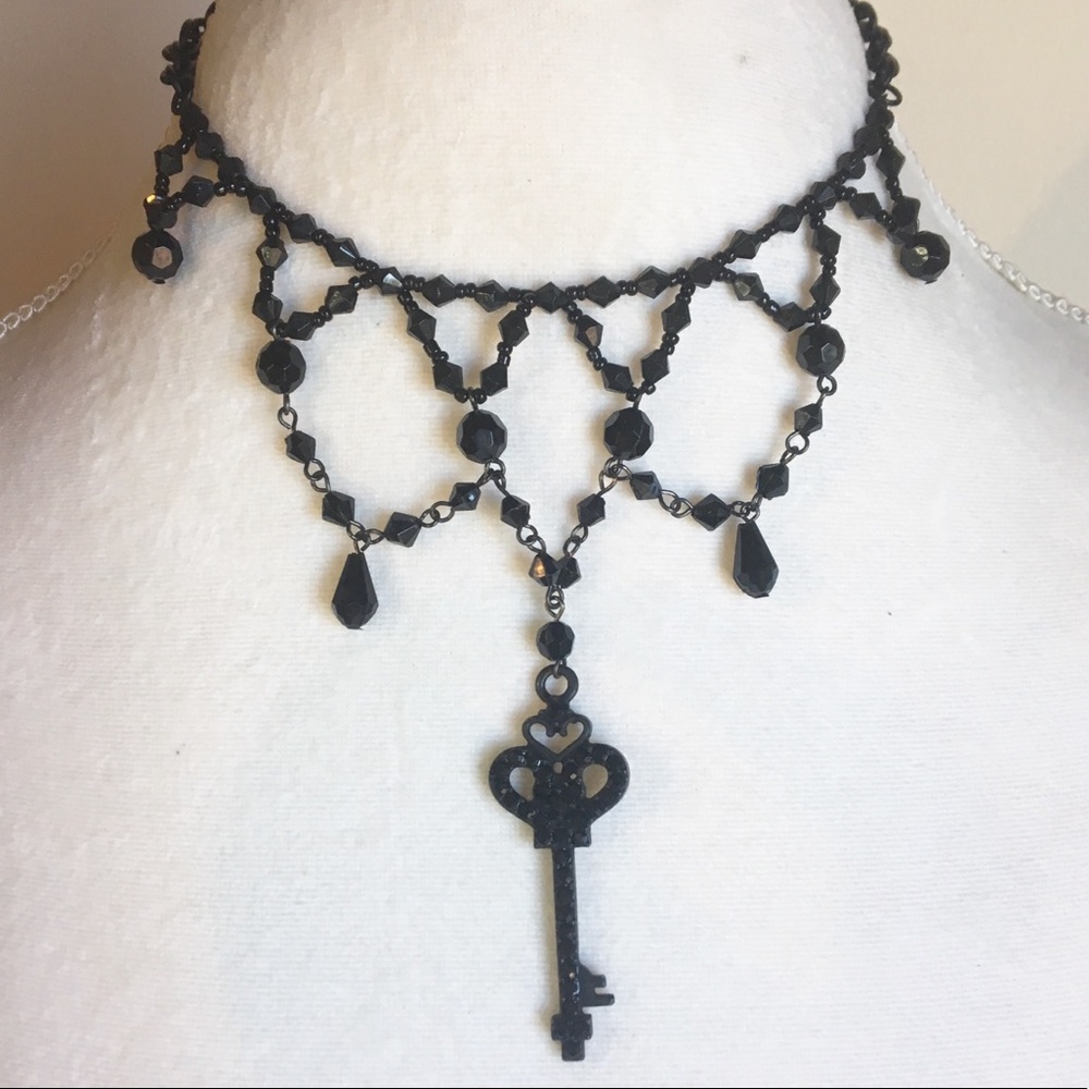 Victorian scalloped necklace with rhinestone key
